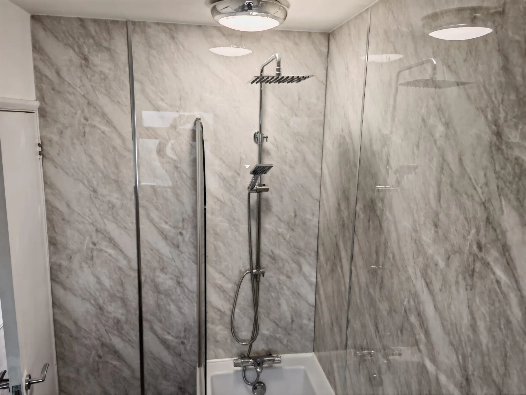 Flat Wickham Road in Greater London