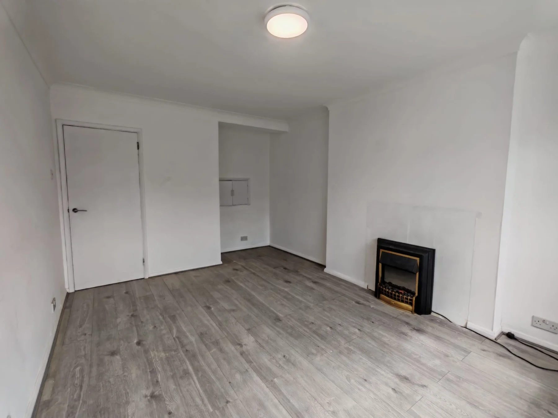 Flat Wickham Road in Greater London