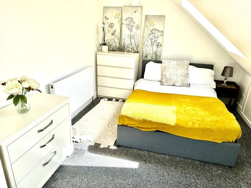 Room Chestnut Grove in Greater London