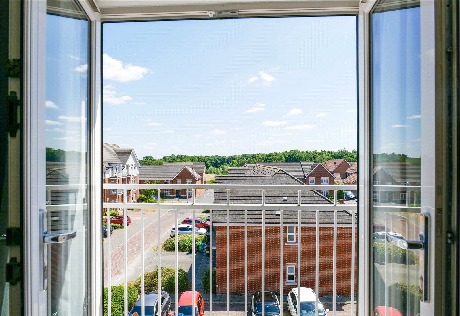 Flat Englefield Place in Woodley