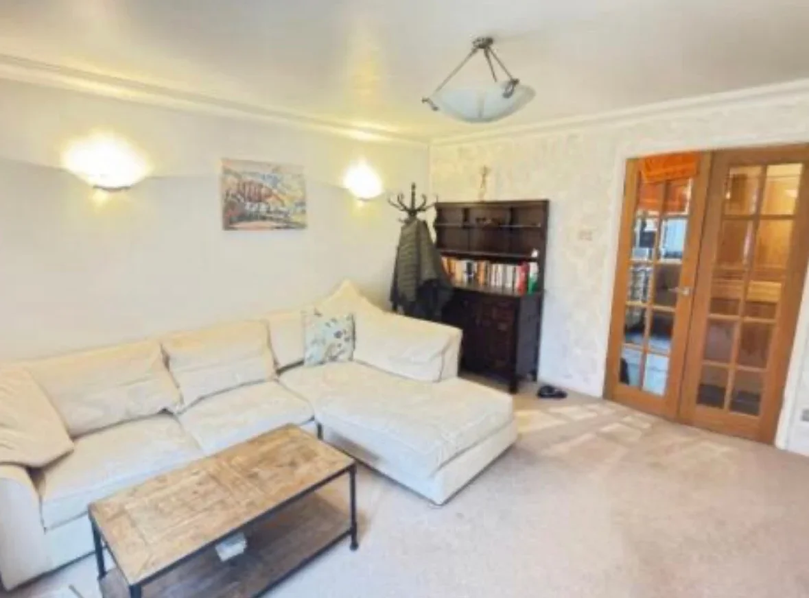 Flat Tyrell Court in Greater London