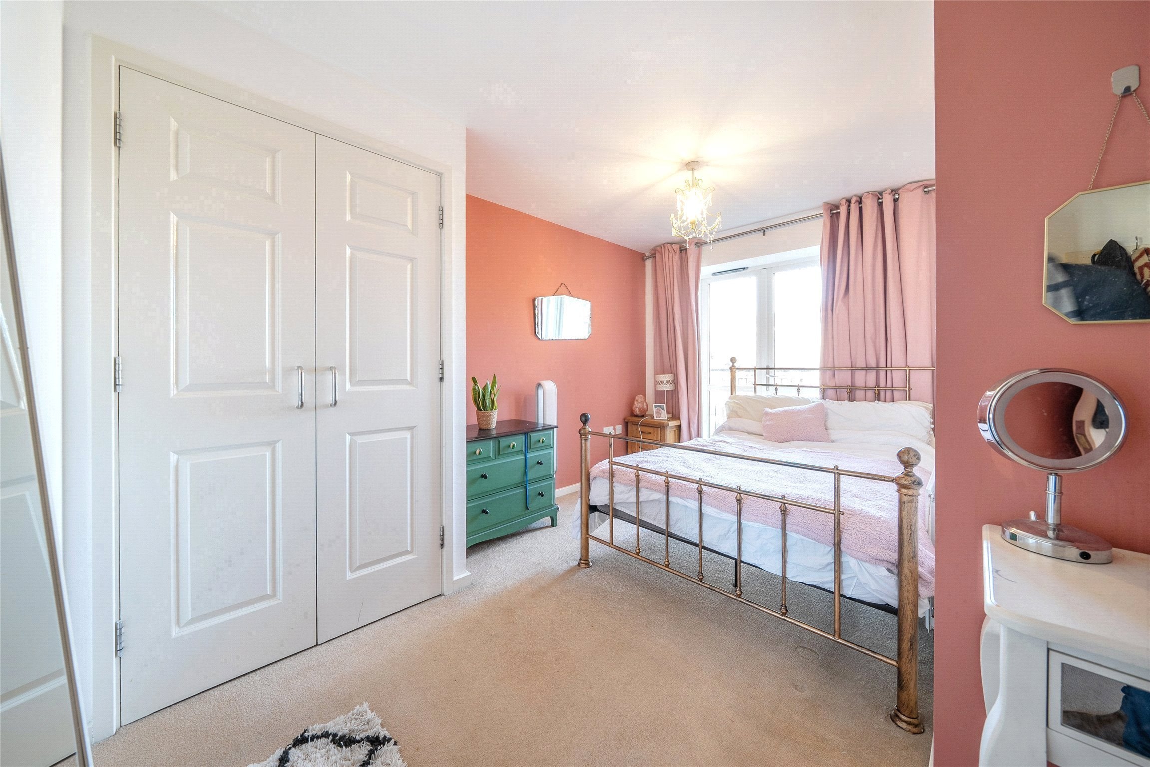 Flat Streatham High Road in Greater London