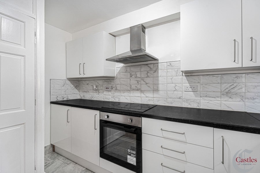 Flat Celadon Close in Greater London