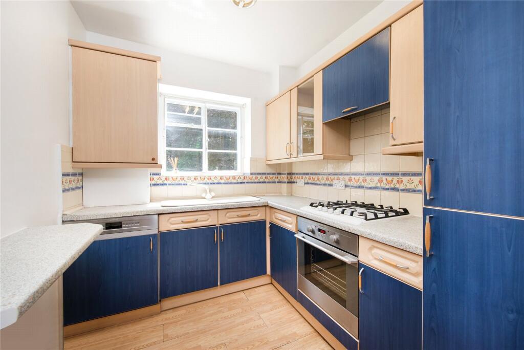 Flat Denison Close in London