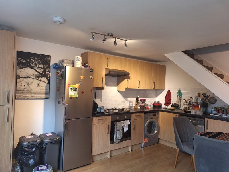Room Parkham Street in Greater London