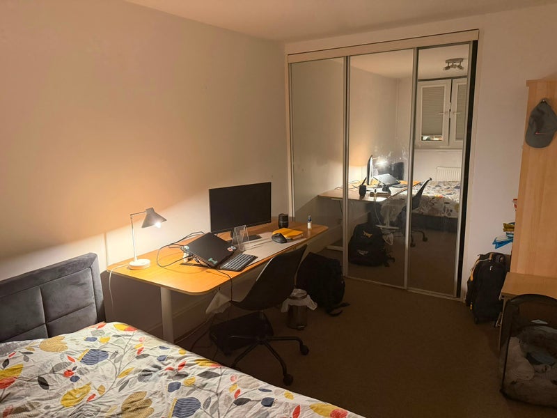 Room Parkham Street in Greater London