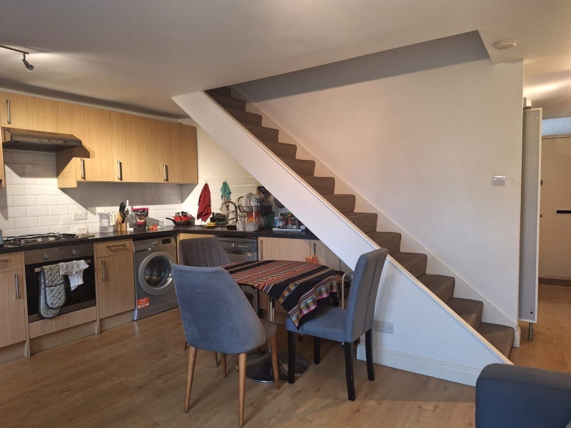 Room Parkham Street in Greater London