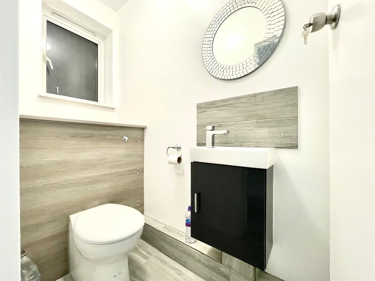 Flat Bayham Place in Greater London