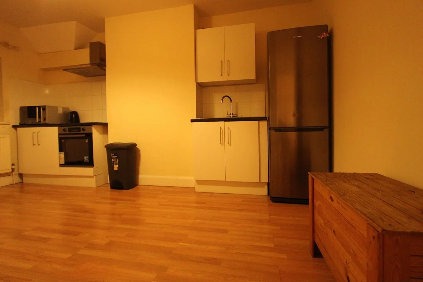 Flat Kingston Road in Greater London
