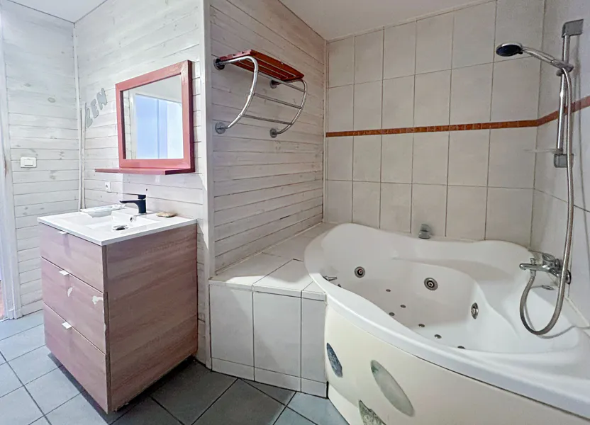 Flat Chemin du Vieux Reynier in La Seyne-sur-Mer