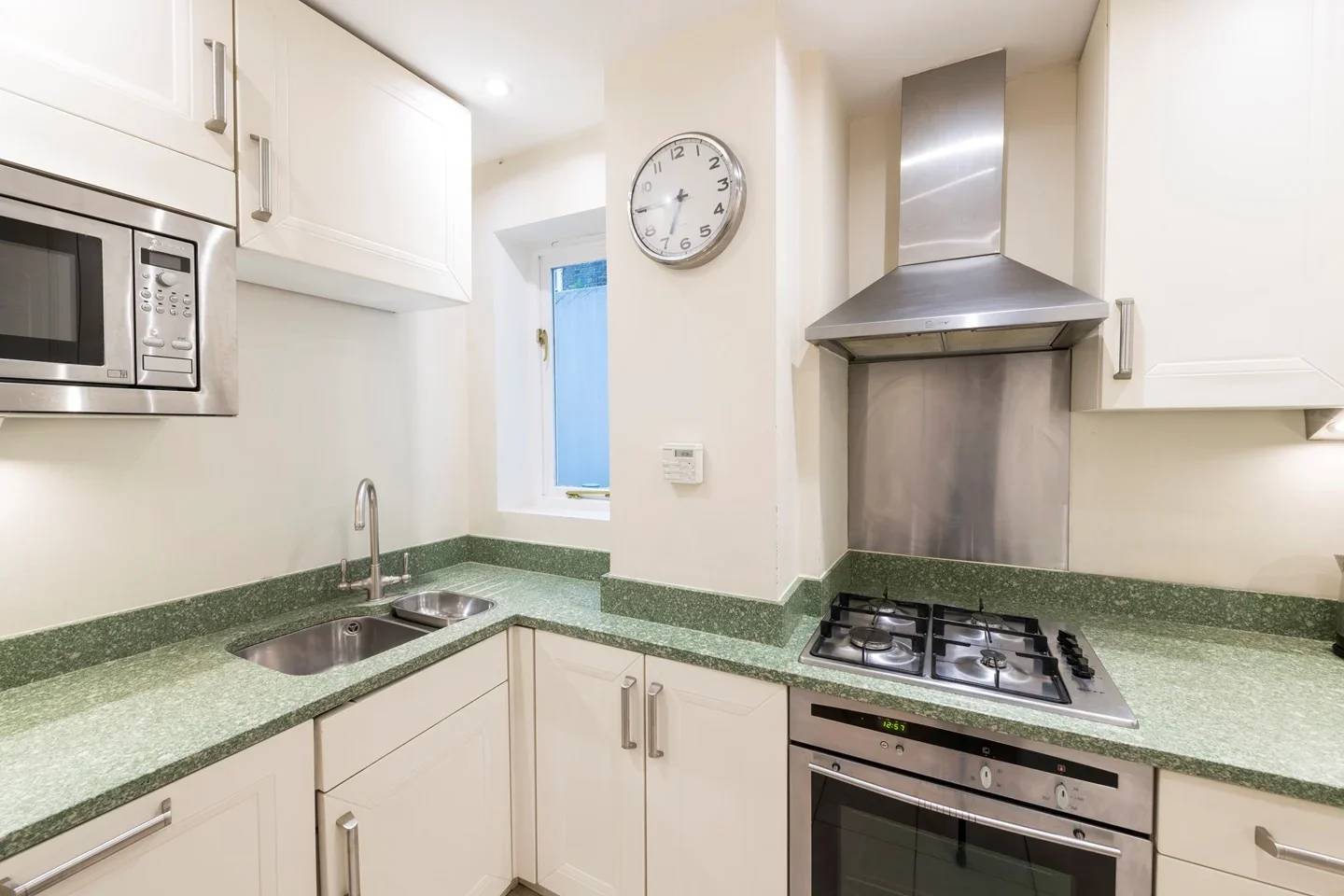 Flat Gloucester Street in City of Westminster