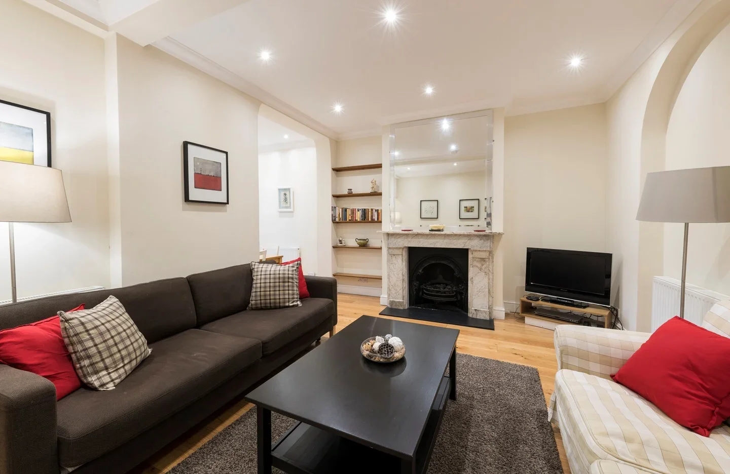Flat Gloucester Street in City of Westminster