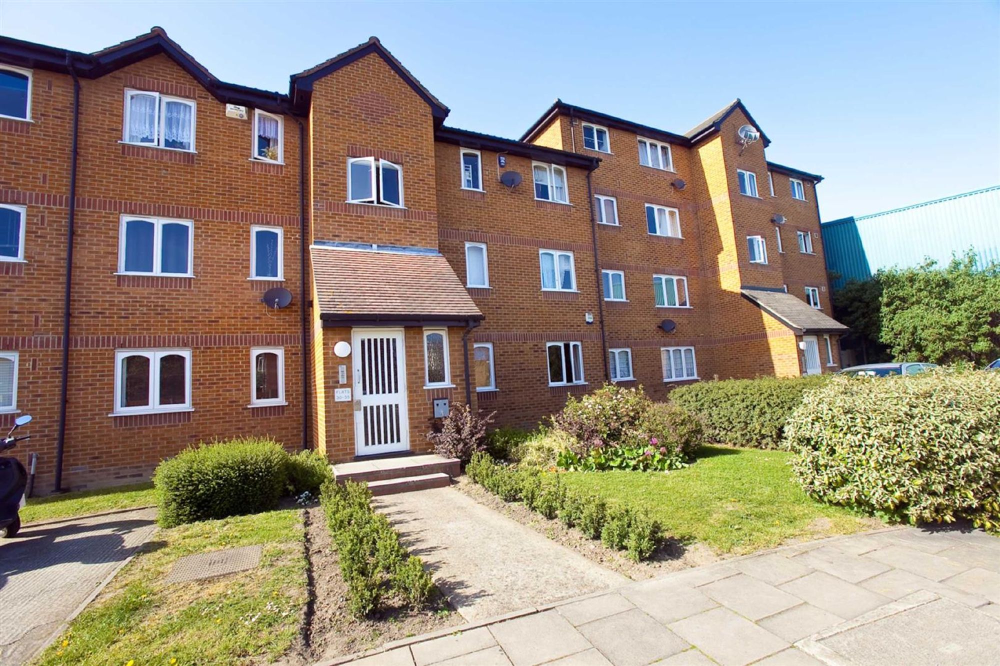 Flat John Silkin Lane in Greater London