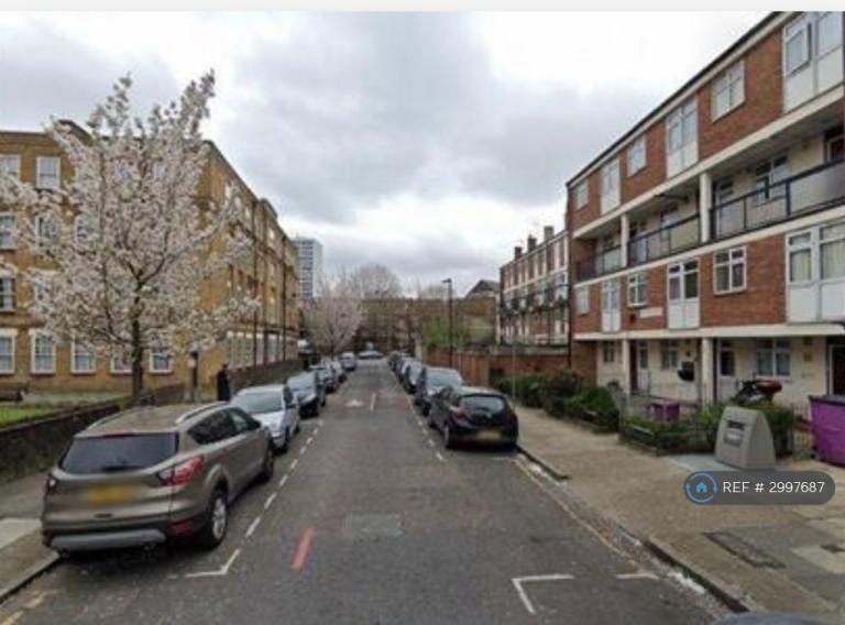 Flat Maddams Street in Greater London