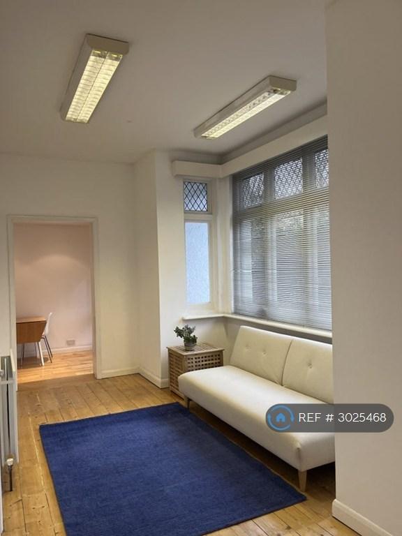 Flat Westmoreland Road in Greater London