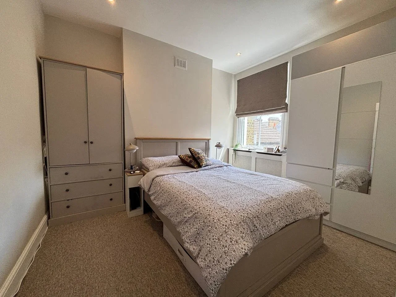 Flat Kendoa Road in Greater London