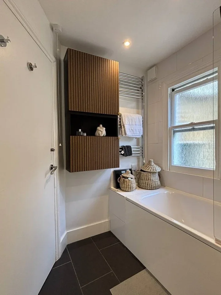 Flat Kendoa Road in Greater London