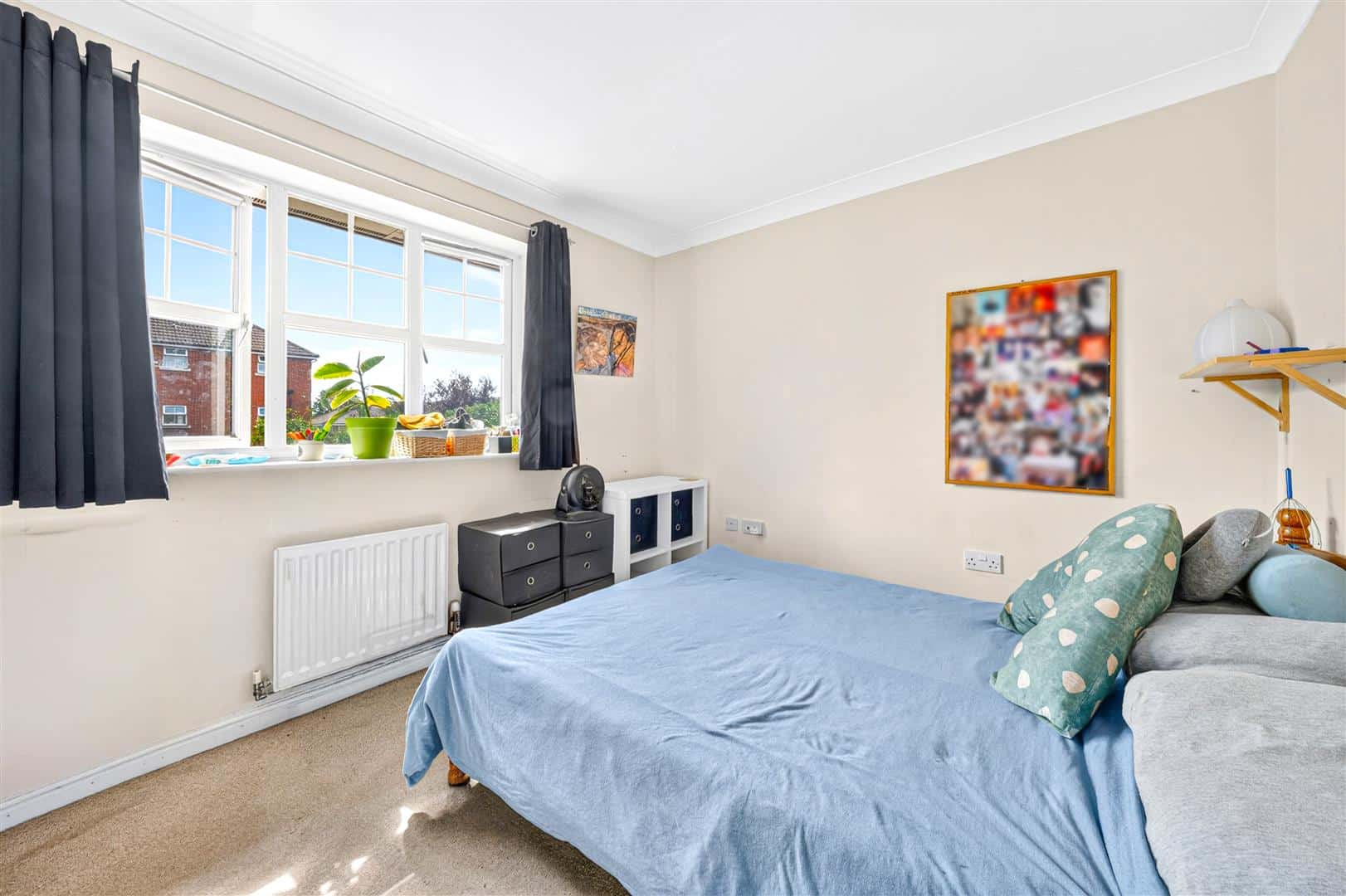 House Piper Way in Greater London