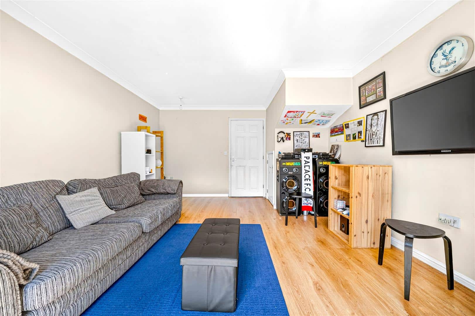 House Piper Way in Greater London