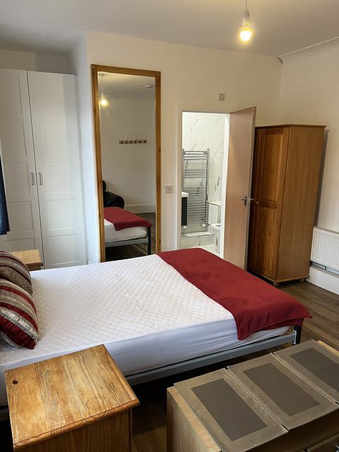 Room Hencroft Street North in Slough