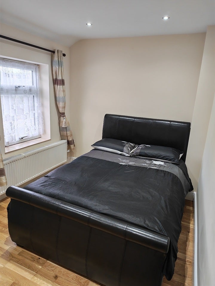 Room Arterial Road Purfleet in Purfleet-on-Thames