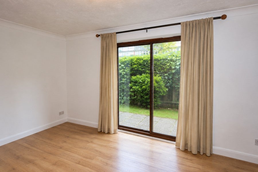 Flat Leas Road in Guildford