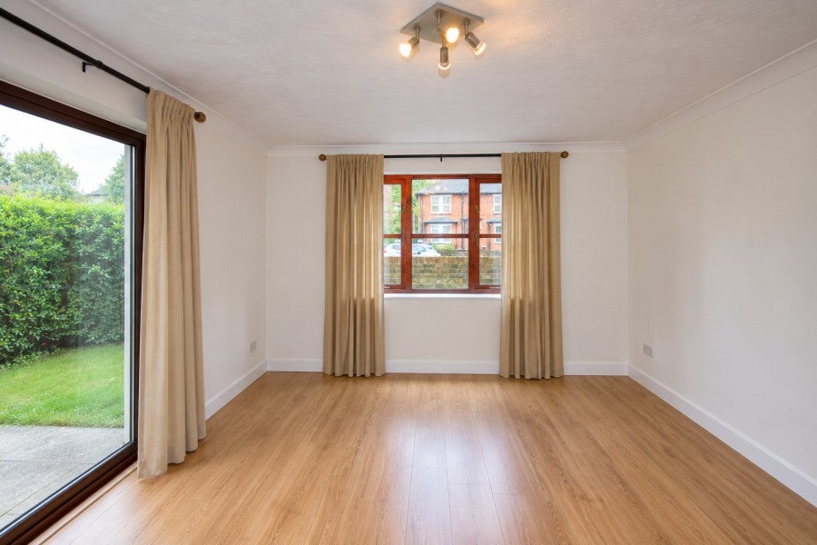 Flat Leas Road in Guildford