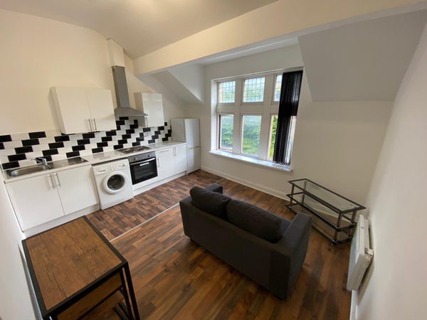 Flat Chapeltown Road in Leeds