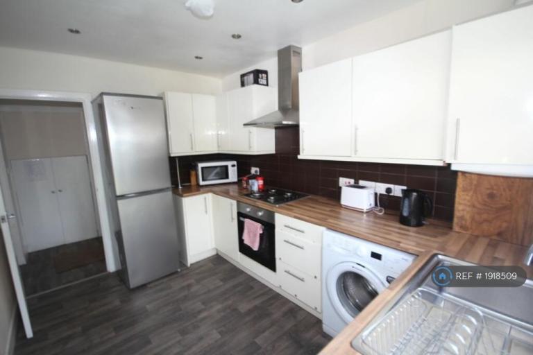 House St. Andrew's Way in Slough
