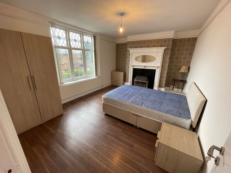 Room Norwood Road in Sheffield