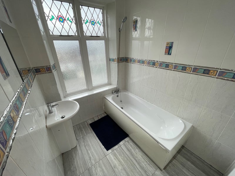 Room Norwood Road in Sheffield