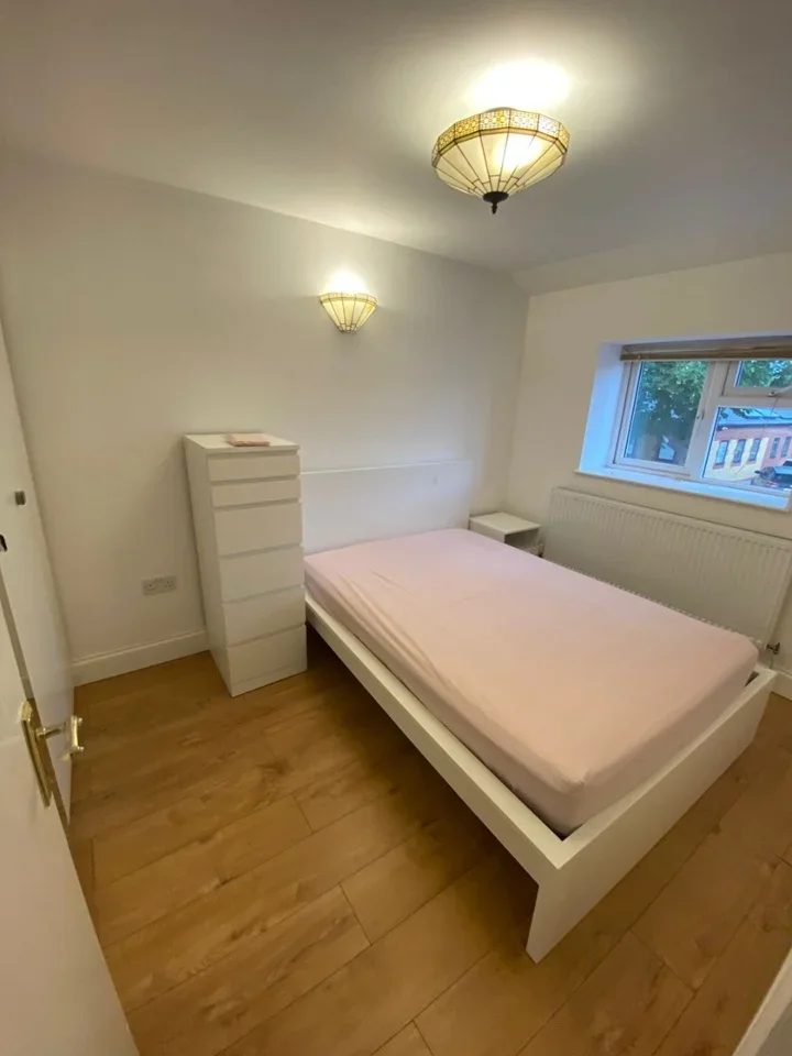 Flat Hazelmere Close in Greater London