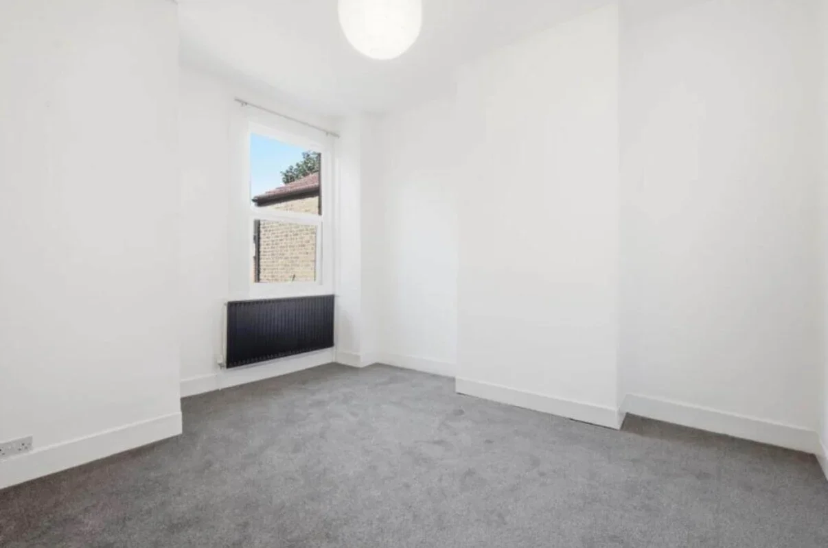 Flat Francis Road in Greater London