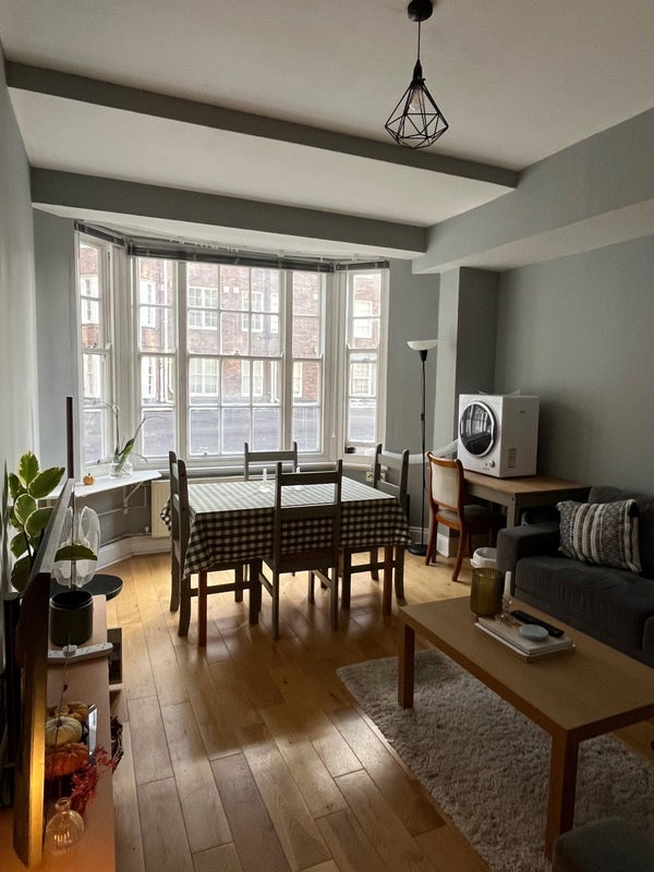 Room Queensway in City of Westminster