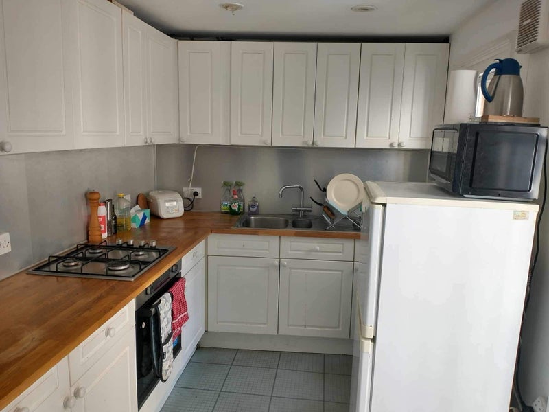 Room Halcrow Street in Greater London