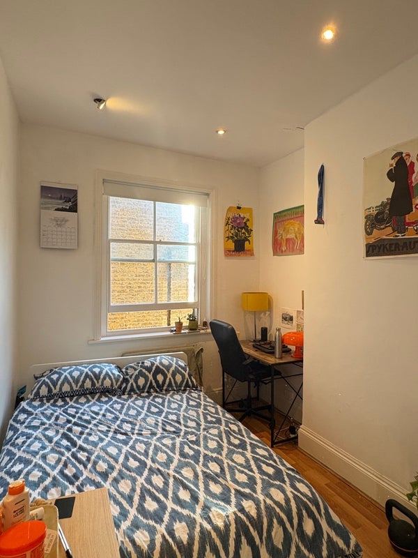 Room Halcrow Street in Greater London