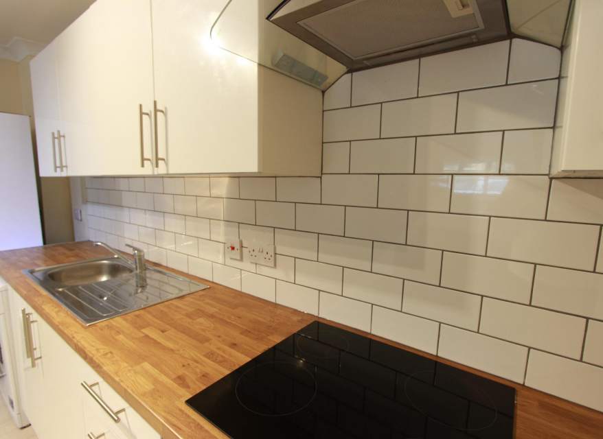 Room High Road in Greater London