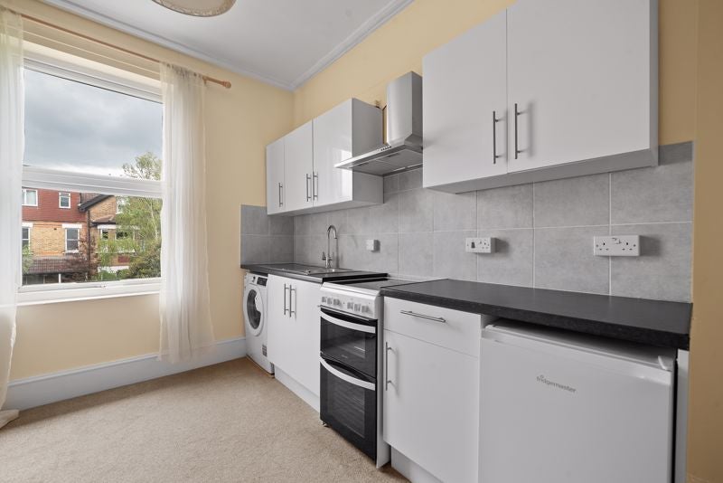 Room Birdhurst Rise in Greater London