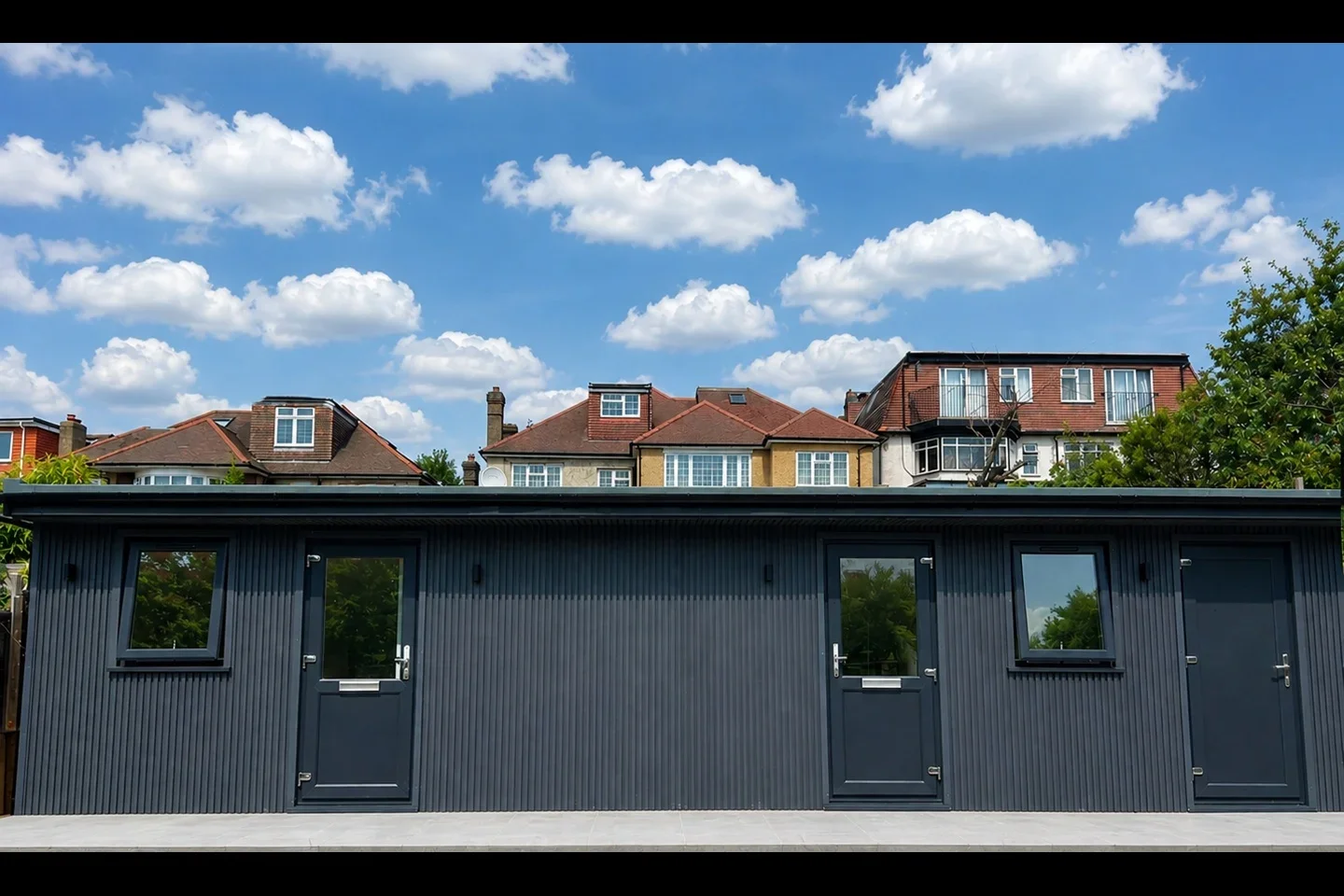 Flat Donnington Road in Greater London