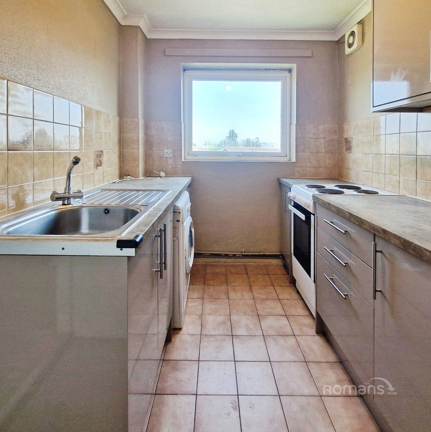 Flat Tithe Court in Slough