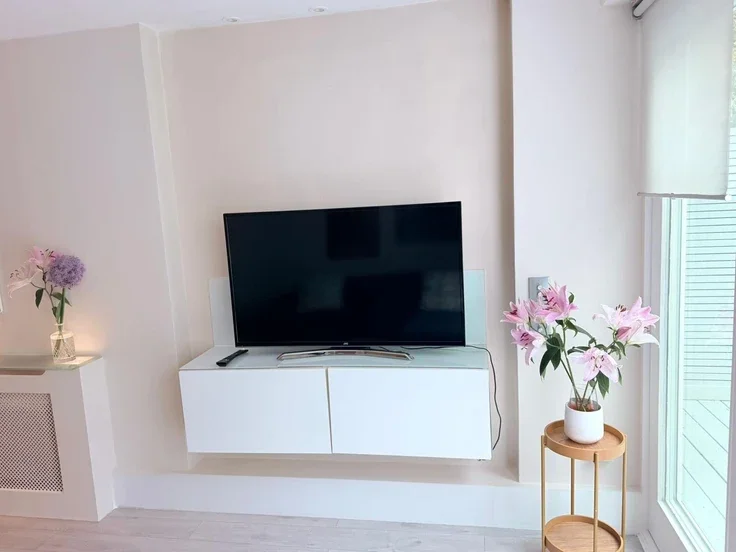 Flat Brondesbury Road in Greater London