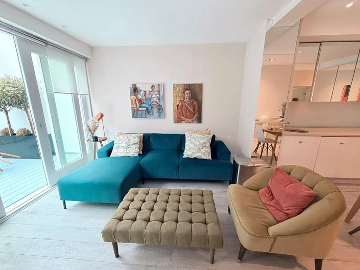 Flat Brondesbury Road in Greater London