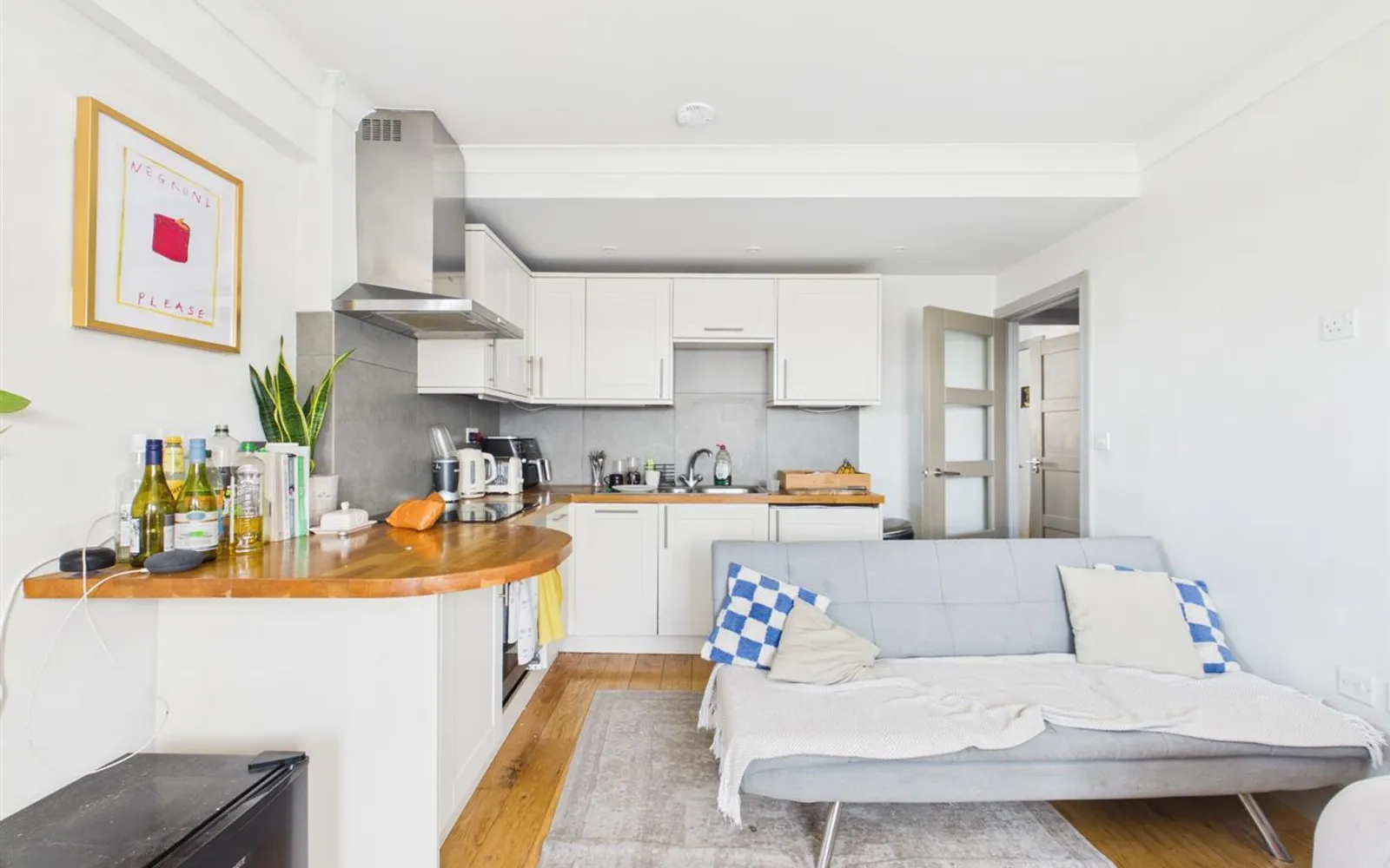 Flat Deepdene Gardens in Greater London