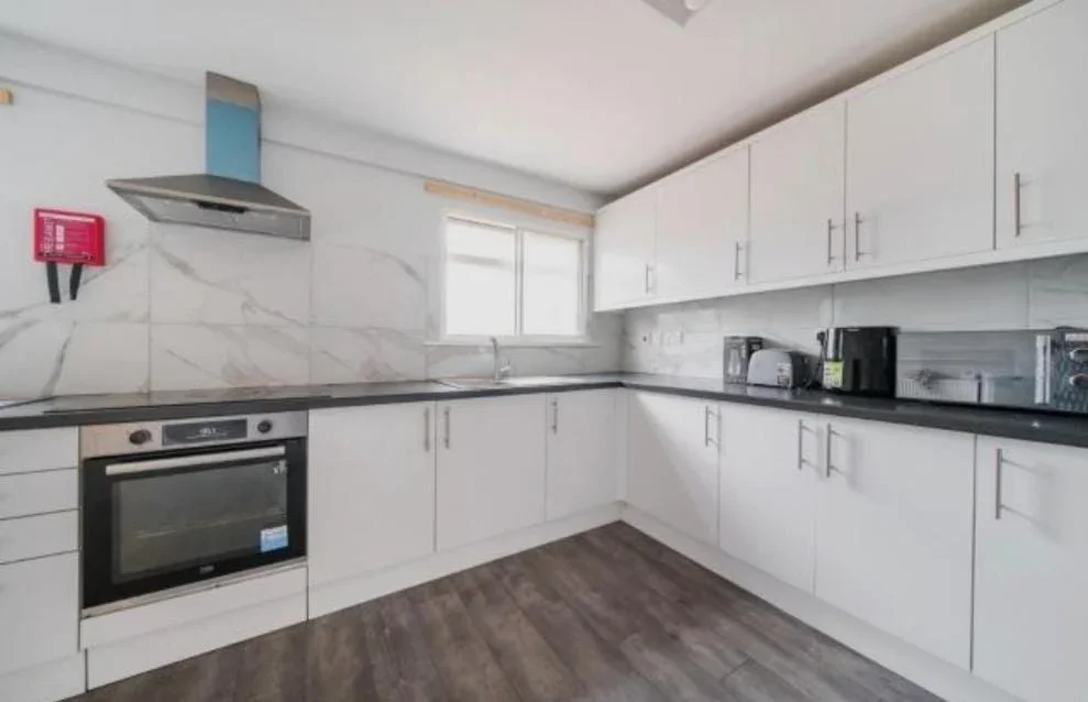 Room Bracondale Road in Greater London