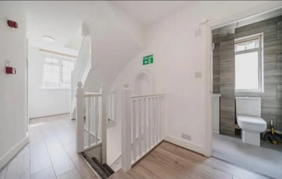 Room Bracondale Road in Greater London