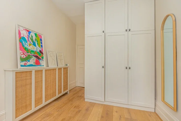 Flat Lauriston Road in Greater London