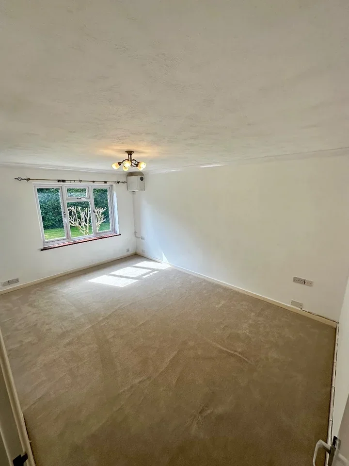 Flat Robyns Way in Sevenoaks