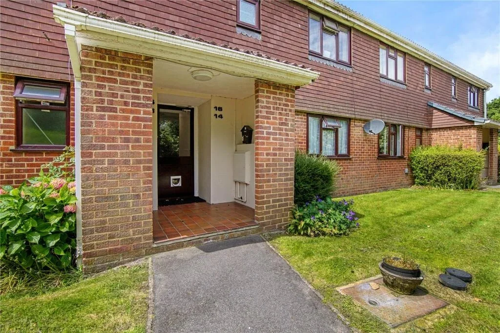 Flat Robyns Way in Sevenoaks