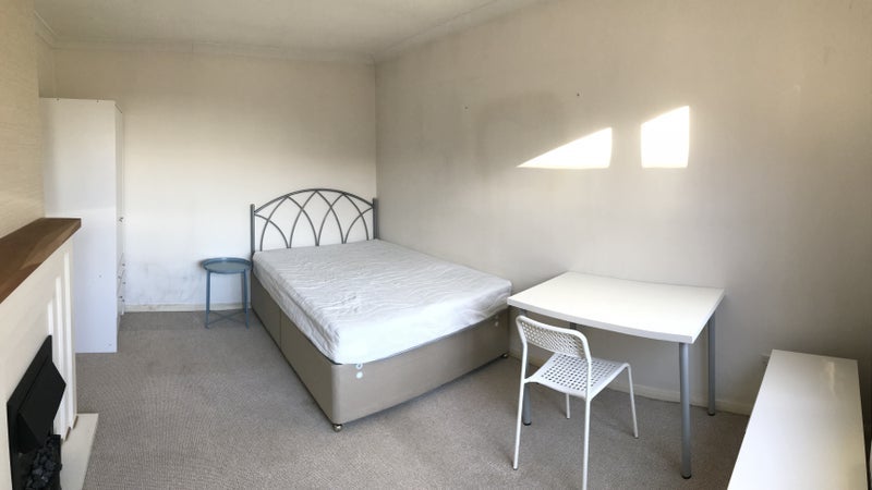 Room Staffa Street in Glasgow