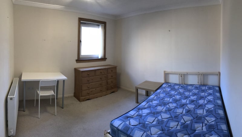 Room Staffa Street in Glasgow